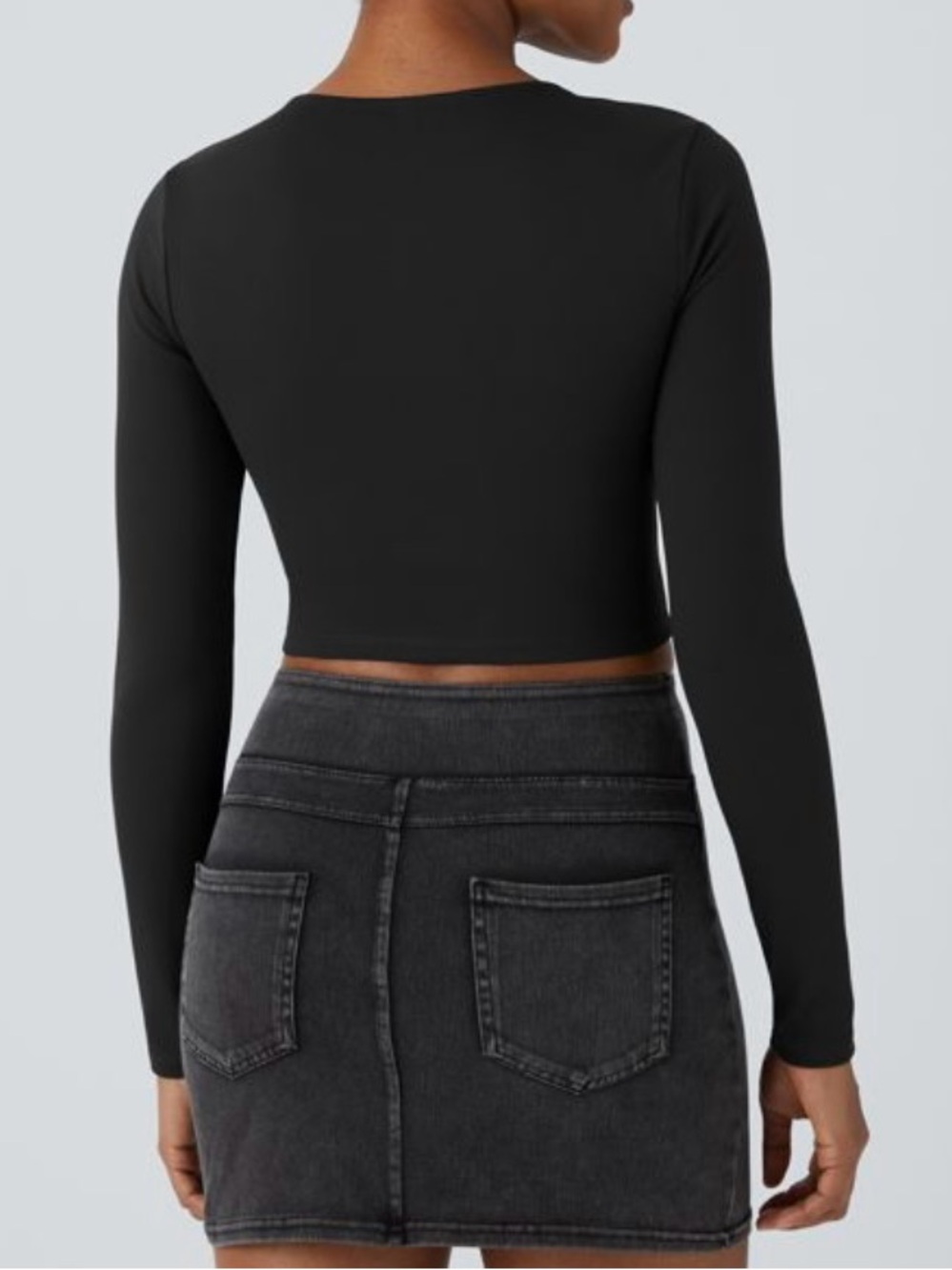 HALARA Black Long-Sleeve Cutout Crop Top Sz Lg - New with Tags - Picture 3 of 5